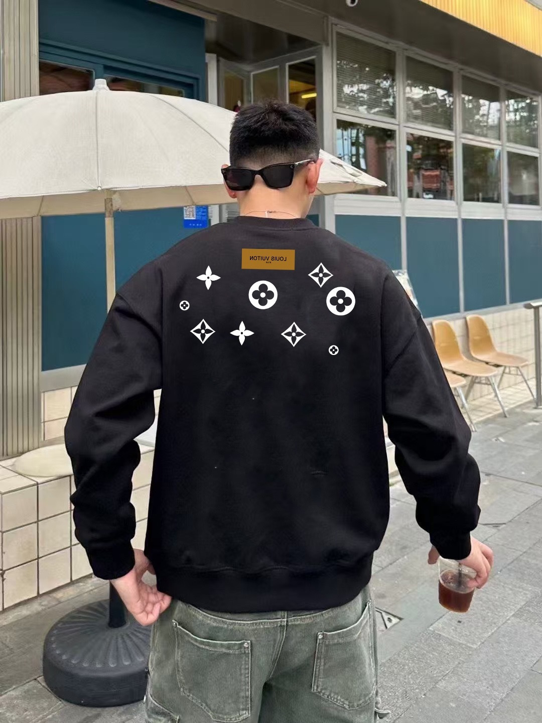 1V*2025秋冬新款 个性字母logo印花 定制面料400g 圆领卫衣 男女同款尺码：S M L XL