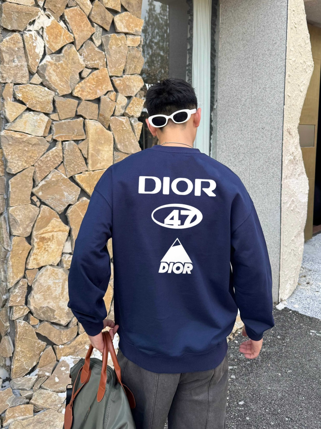 Dio* 迪奥*2025秋冬新款圆领卫衣400克毛圈纯棉字母logo植绒颜色：黑色 白色 灰色 深蓝码数