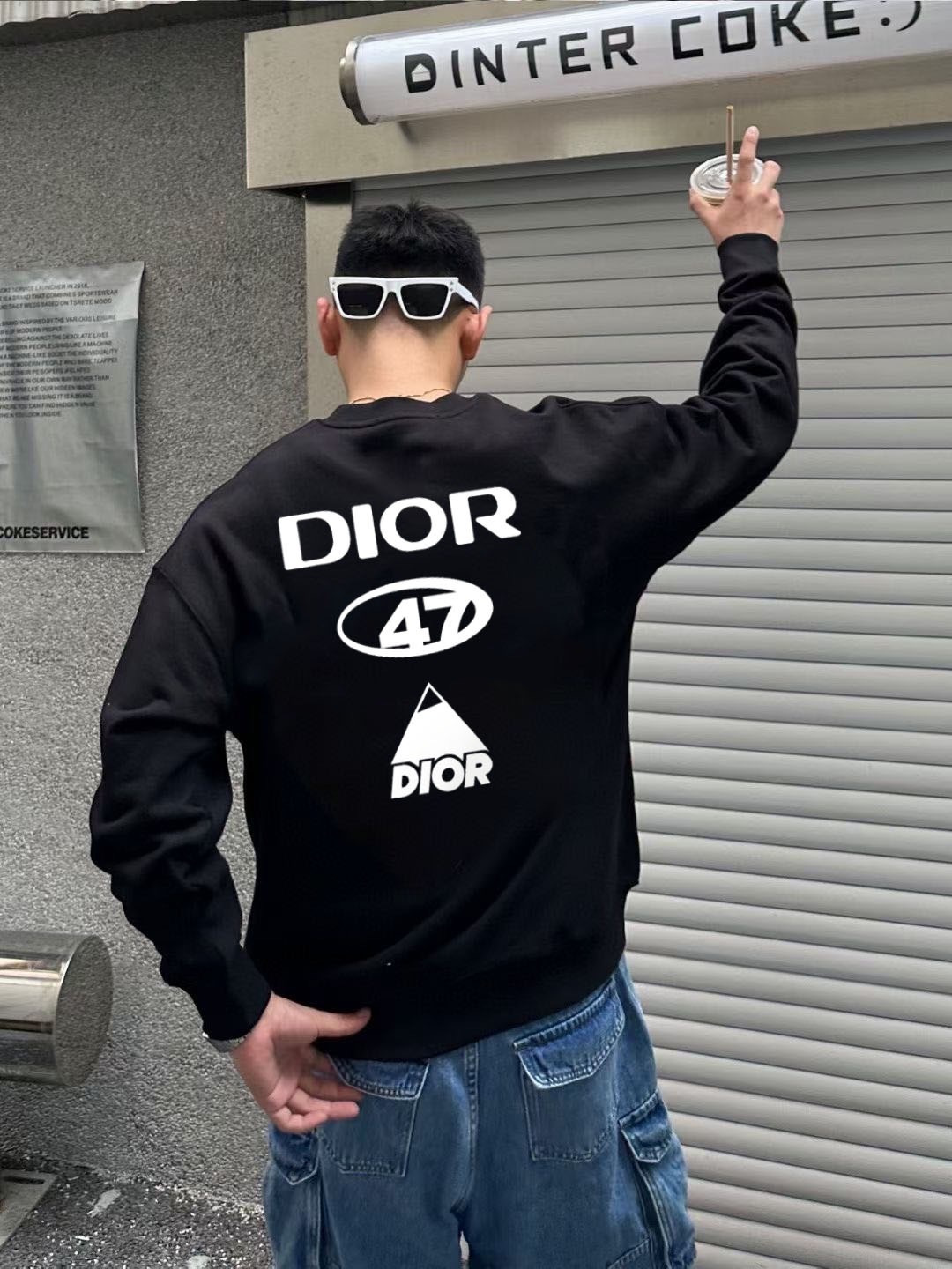 Dio* 迪奥*2025秋冬新款圆领卫衣400克毛圈纯棉字母logo植绒颜色：黑色 白色 灰色 深蓝码数