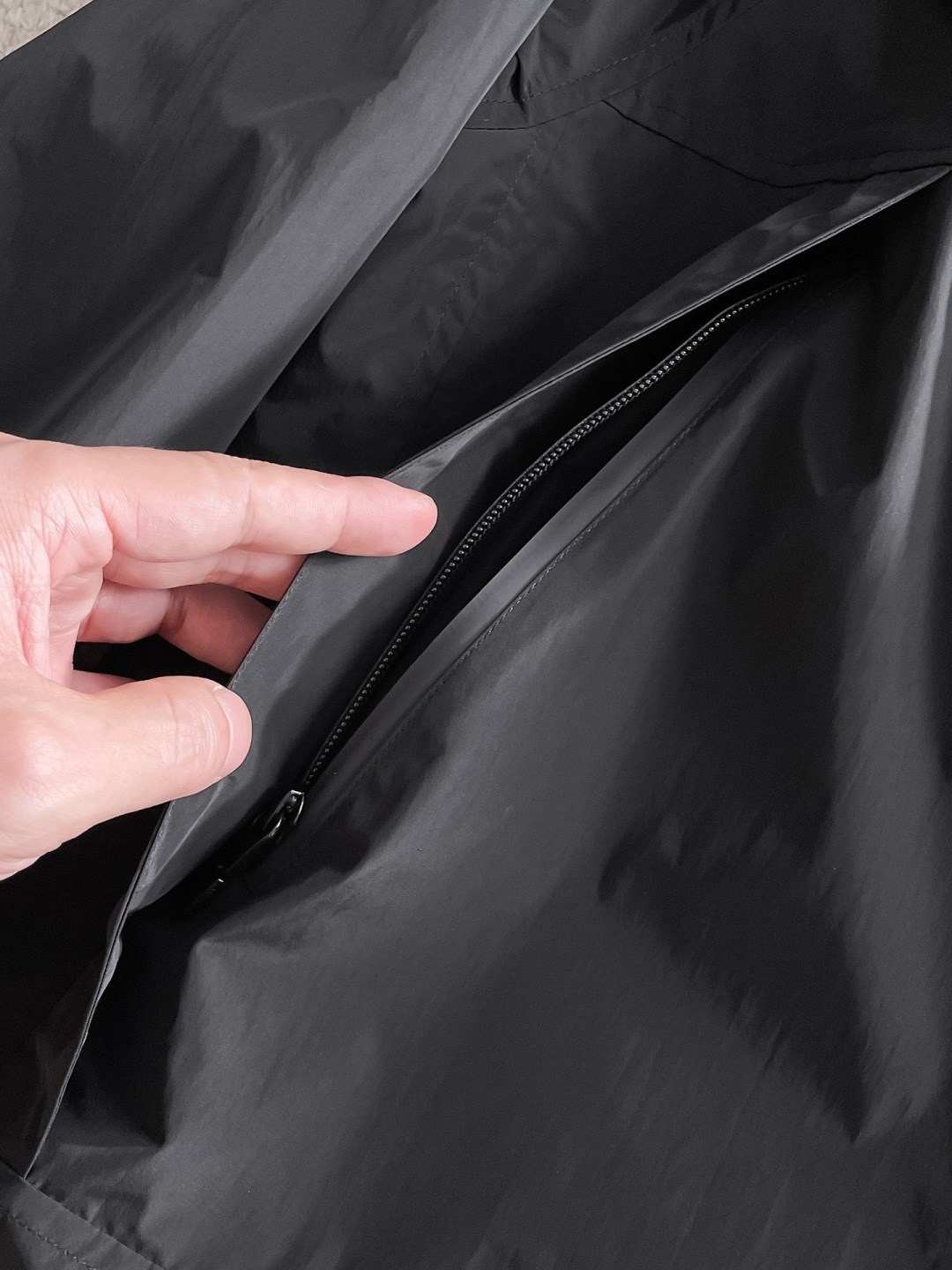 巴宝莉 2025秋季新款夹克外套，秀场新品‼品相非常完美，舒适保暖，三标齐全色泽饱满诱人，非常出彩的设计