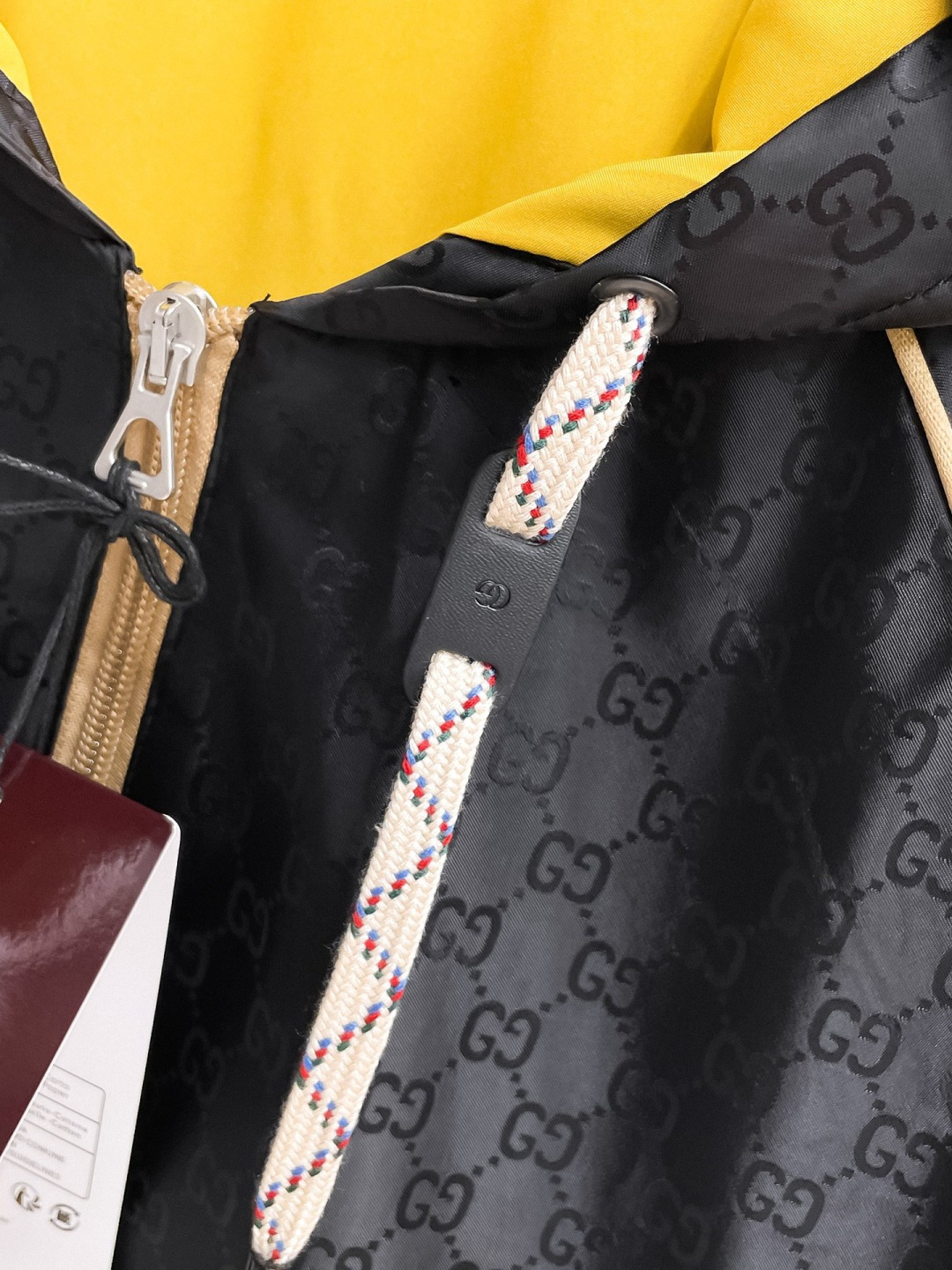 古奇 官网同款，提前发售！2025ss开秋新款男士双面穿夹克外套，原单三标齐全高端版本！带隐藏帽，专柜定