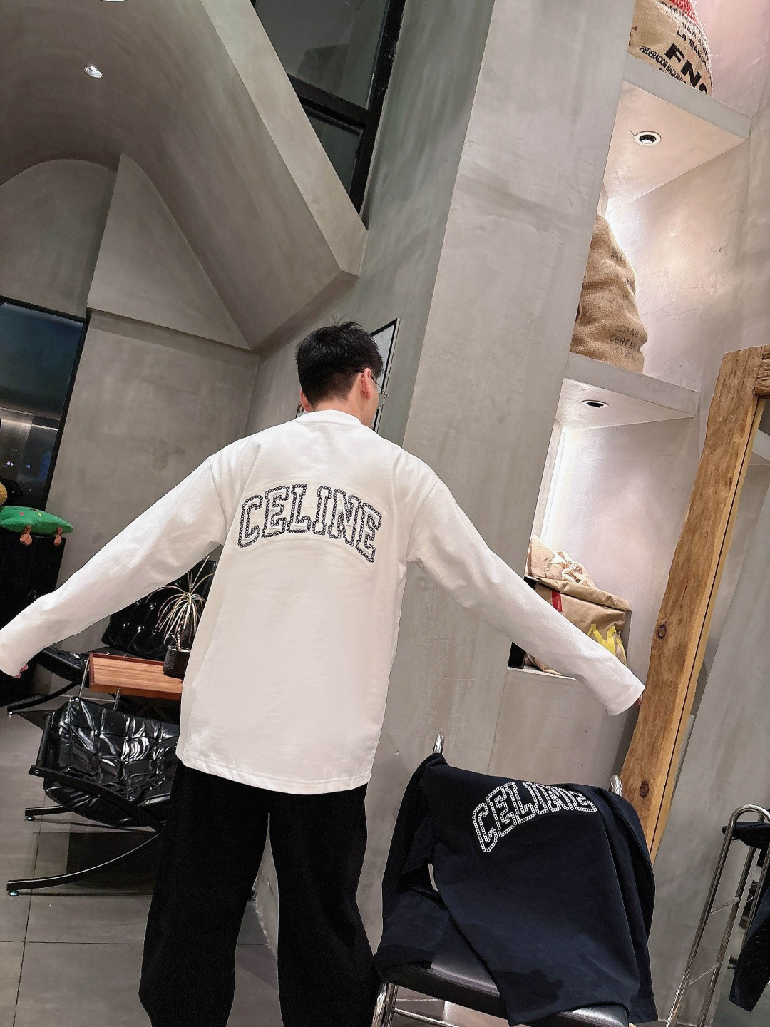 25新款磨毛长袖阔版T恤颜色：黑，白尺码：S-2XL