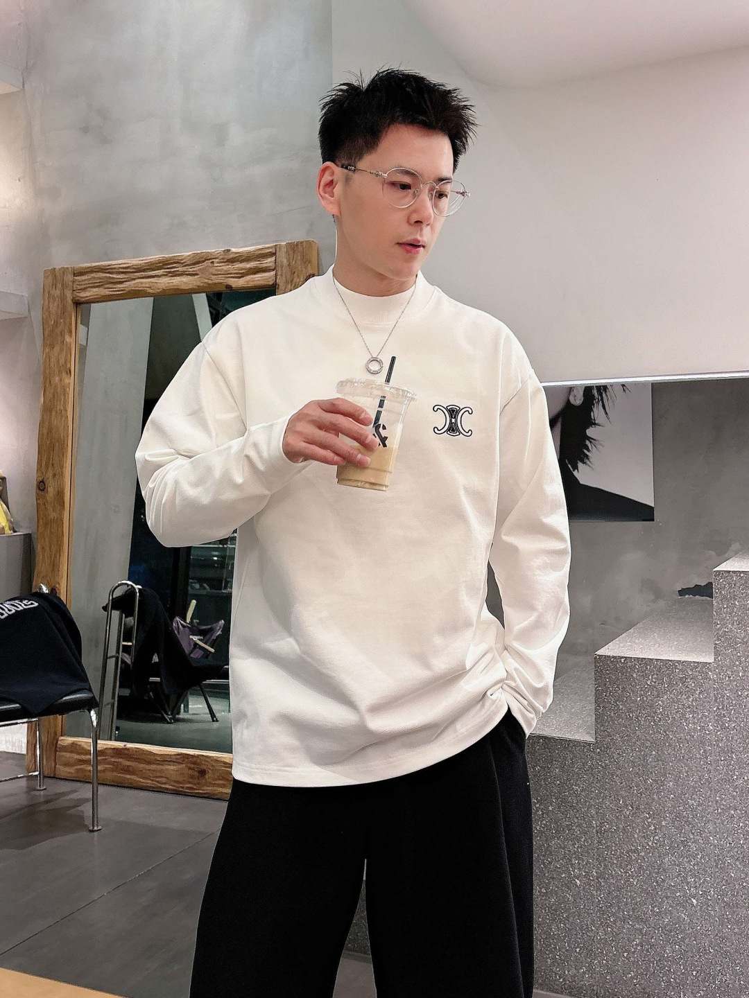 25新款磨毛长袖阔版T恤颜色：黑，白尺码：S-2XL