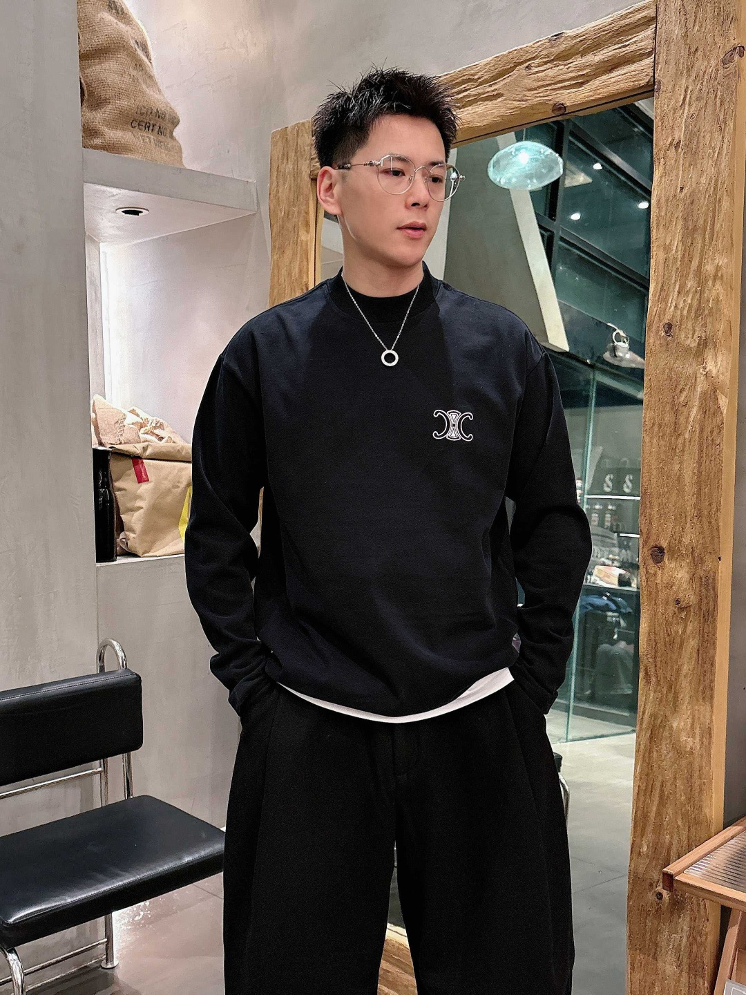 25新款磨毛长袖阔版T恤颜色：黑，白尺码：S-2XL