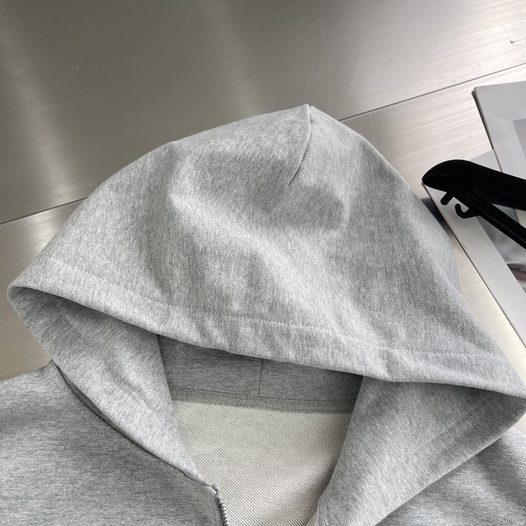 Acne Studio 25秋冬新款拉链帽衫精选进口卫衣面料，弹力舒柔化合，多重水洗预缩处理，轻松应对秋