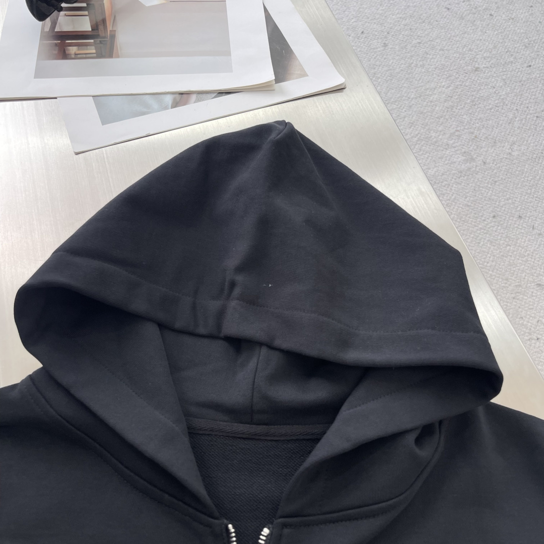Acne Studio 25秋冬新款拉链帽衫精选进口卫衣面料，弹力舒柔化合，多重水洗预缩处理，轻松应对秋