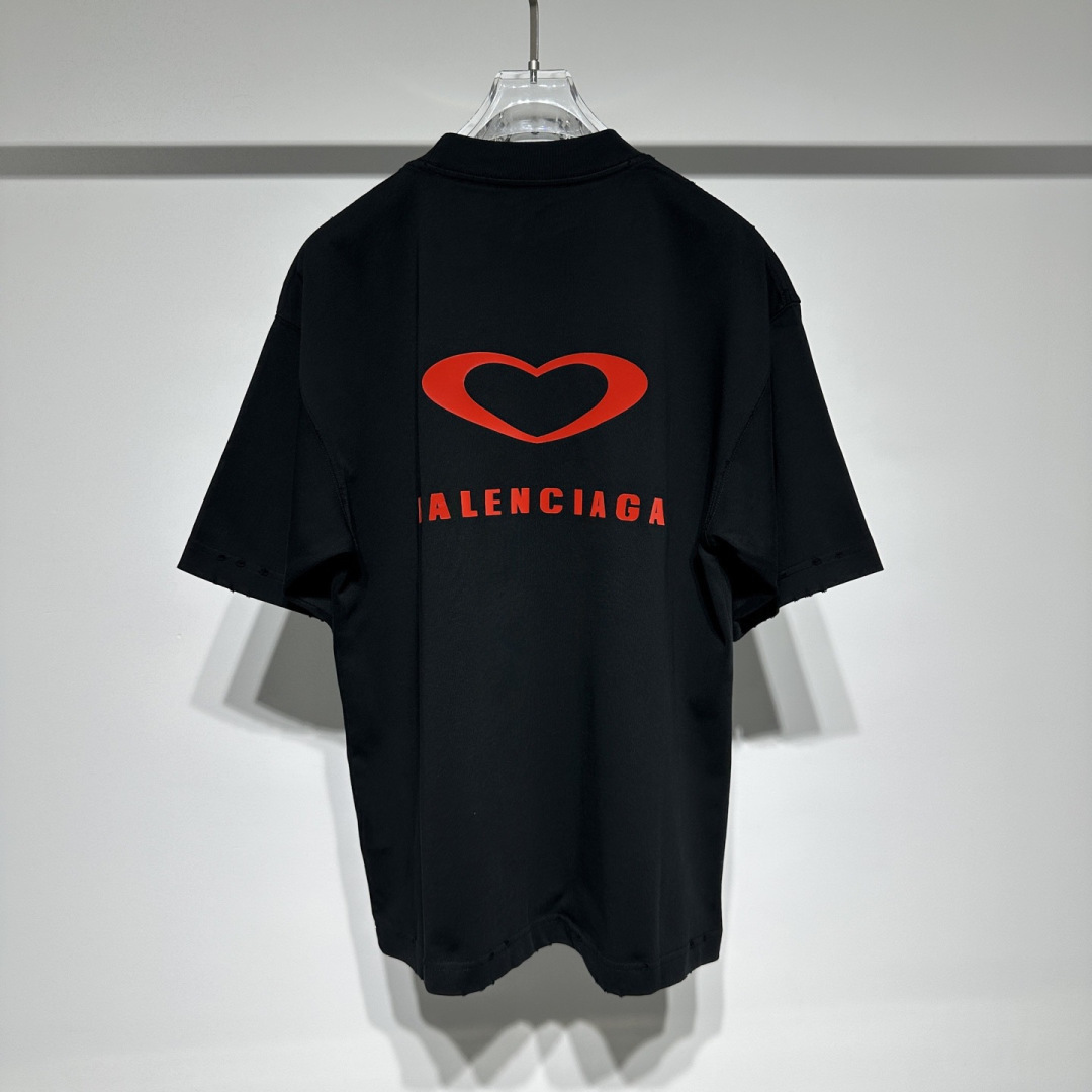 BALENCIAGA巴黎世家时尚休闲圆领短袖T恤！宽松版型纯棉材质！品牌字母logo爱心💗立体胶印工艺！