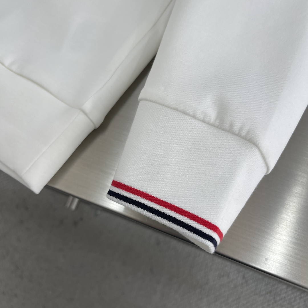 mon 2025秋冬卫衣系列尺码: M-5XL 正常版型工艺：棉莫代尔空气层。采用丝光工艺处理的双面结构