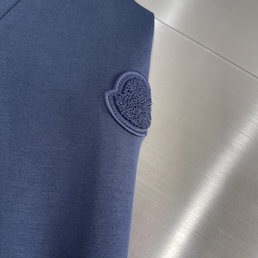 mon 2025秋冬卫衣系列尺码: M-5XL 正常版型工艺：棉莫代尔空气层。采用丝光工艺处理的双面结构