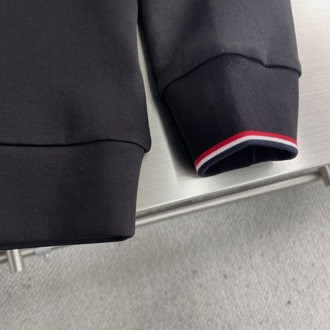 mon 2025秋冬卫衣系列尺码: M-5XL 正常版型工艺：棉莫代尔空气层。采用丝光工艺处理的双面结构