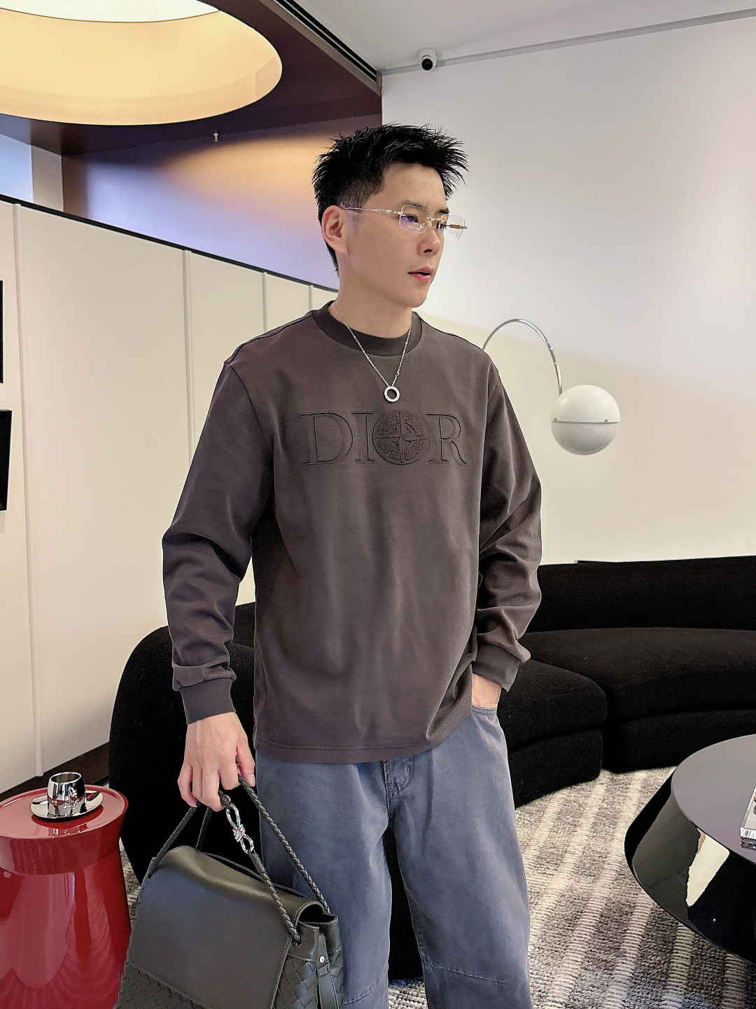 Dio 2025秋冬系列休闲长袖T恤码数：M-5XL 微阔版型潮流罗马磨毛。面料表面刷毛做磨毛工艺与特殊