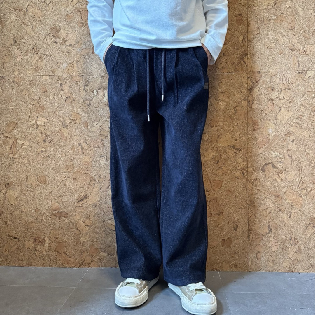 MM6🌟秋冬新款休闲裤🆕采用优质面料，具有质感，松紧腰带设计，超级时尚洋气！码数：S-XL 男女同款（加