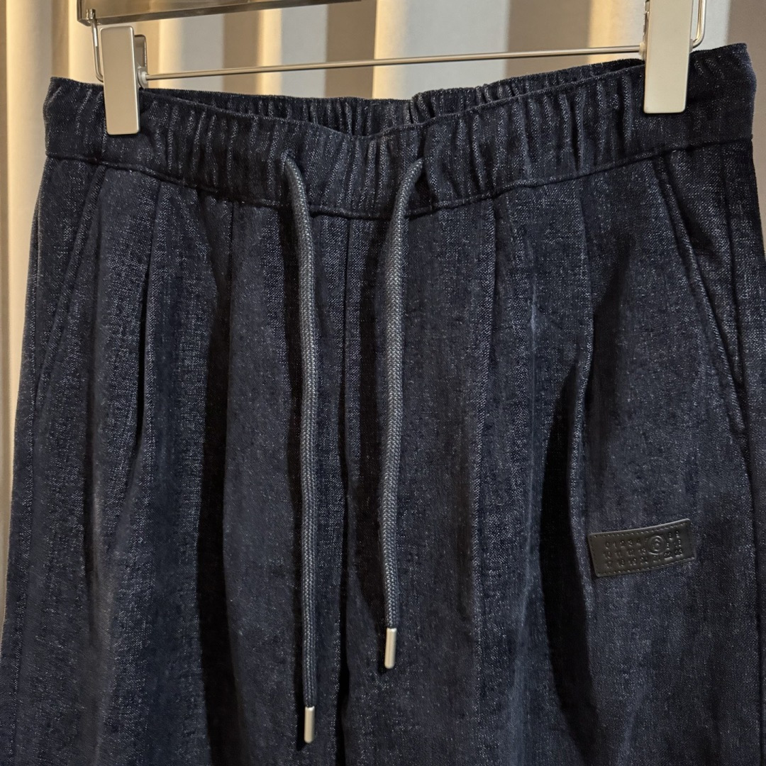 MM6🌟秋冬新款休闲裤🆕采用优质面料，具有质感，松紧腰带设计，超级时尚洋气！码数：S-XL 男女同款（加