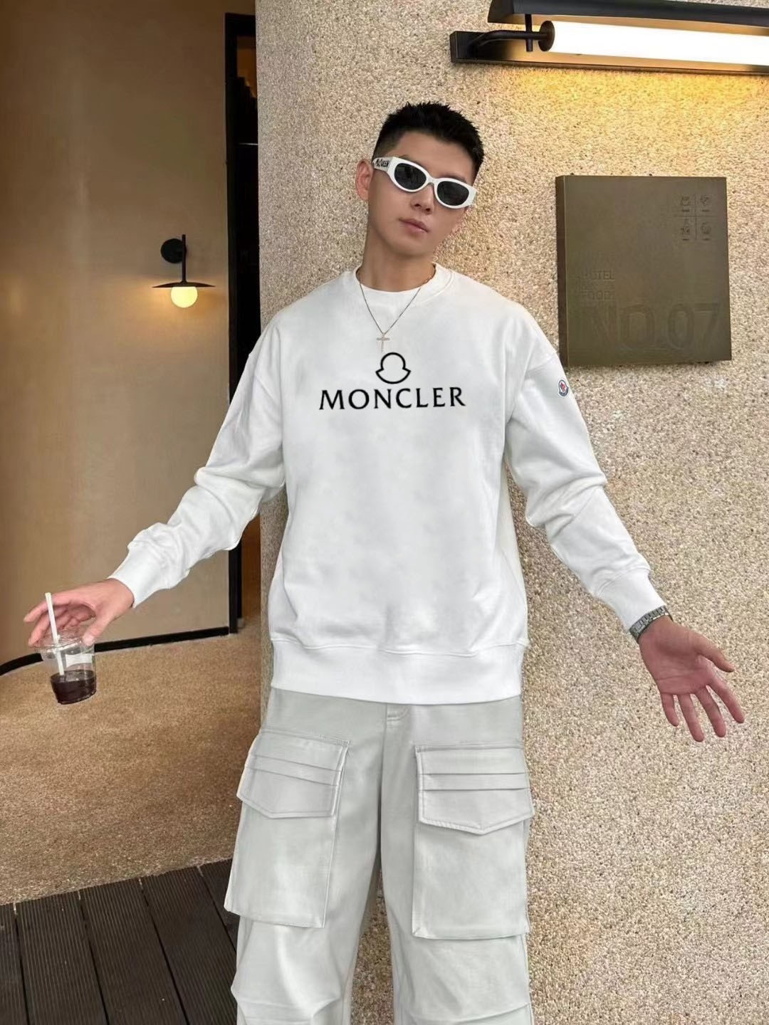 MONCL* 蒙口*2025秋冬新款圆领卫衣400克毛圈纯棉字母logo立体发泡颜色：黑色 白色 蓝色 