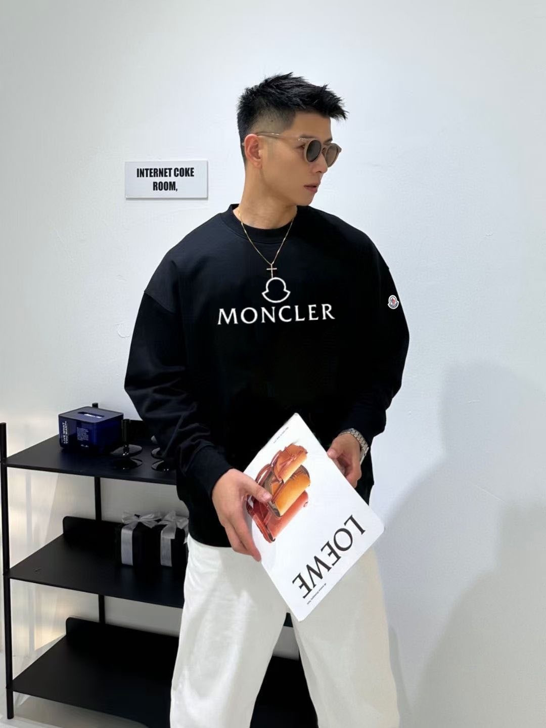 MONCL* 蒙口*2025秋冬新款圆领卫衣400克毛圈纯棉字母logo立体发泡颜色：黑色 白色 蓝色 