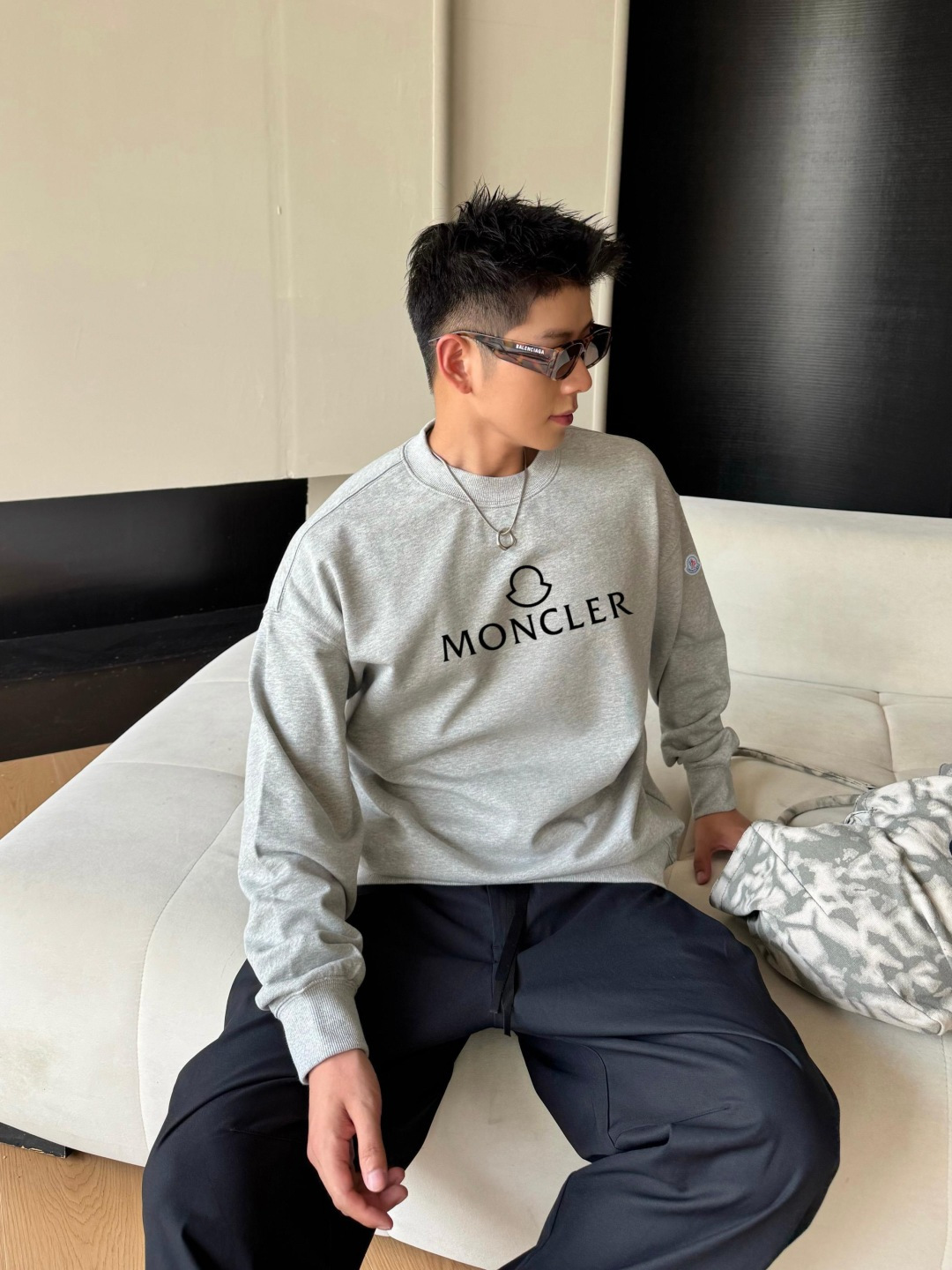 MONCL* 蒙口*2025秋冬新款圆领卫衣400克毛圈纯棉字母logo立体发泡颜色：黑色 白色 蓝色 