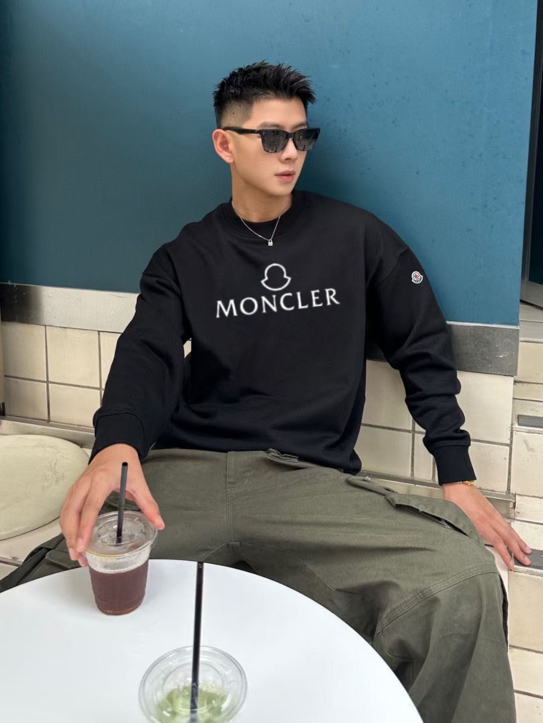 MONCL* 蒙口*2025秋冬新款圆领卫衣400克毛圈纯棉字母logo立体发泡颜色：黑色 白色 蓝色 