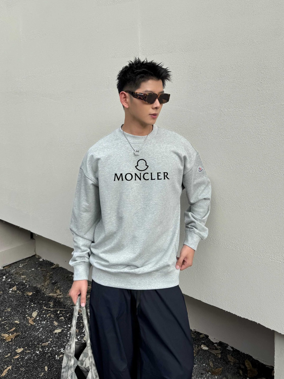 MONCL* 蒙口*2025秋冬新款圆领卫衣400克毛圈纯棉字母logo立体发泡颜色：黑色 白色 蓝色 