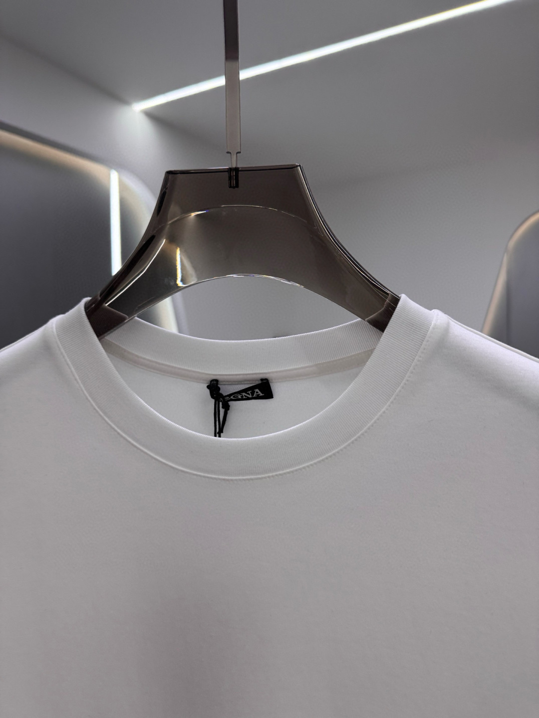 （M-XXXL）杰*亚2025早秋新品厚款素版修身款短袖T恤；定制260克专属高密水柔棉面料，真正能够做