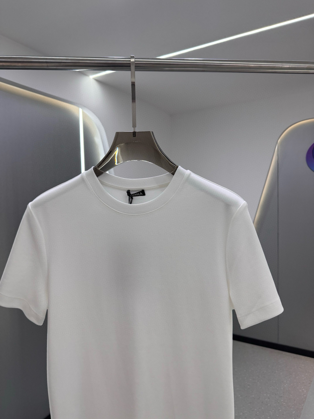 （M-XXXL）杰*亚2025早秋新品厚款素版修身款短袖T恤；定制260克专属高密水柔棉面料，真正能够做