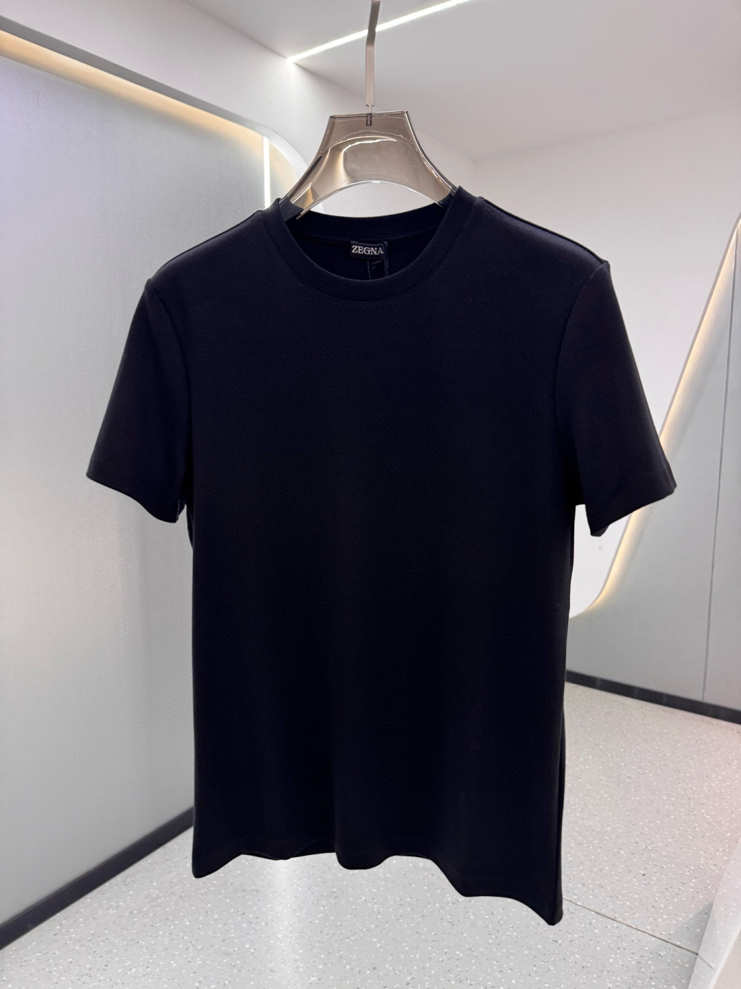 （M-XXXL）杰*亚2025早秋新品厚款素版修身款短袖T恤；定制260克专属高密水柔棉面料，真正能够做