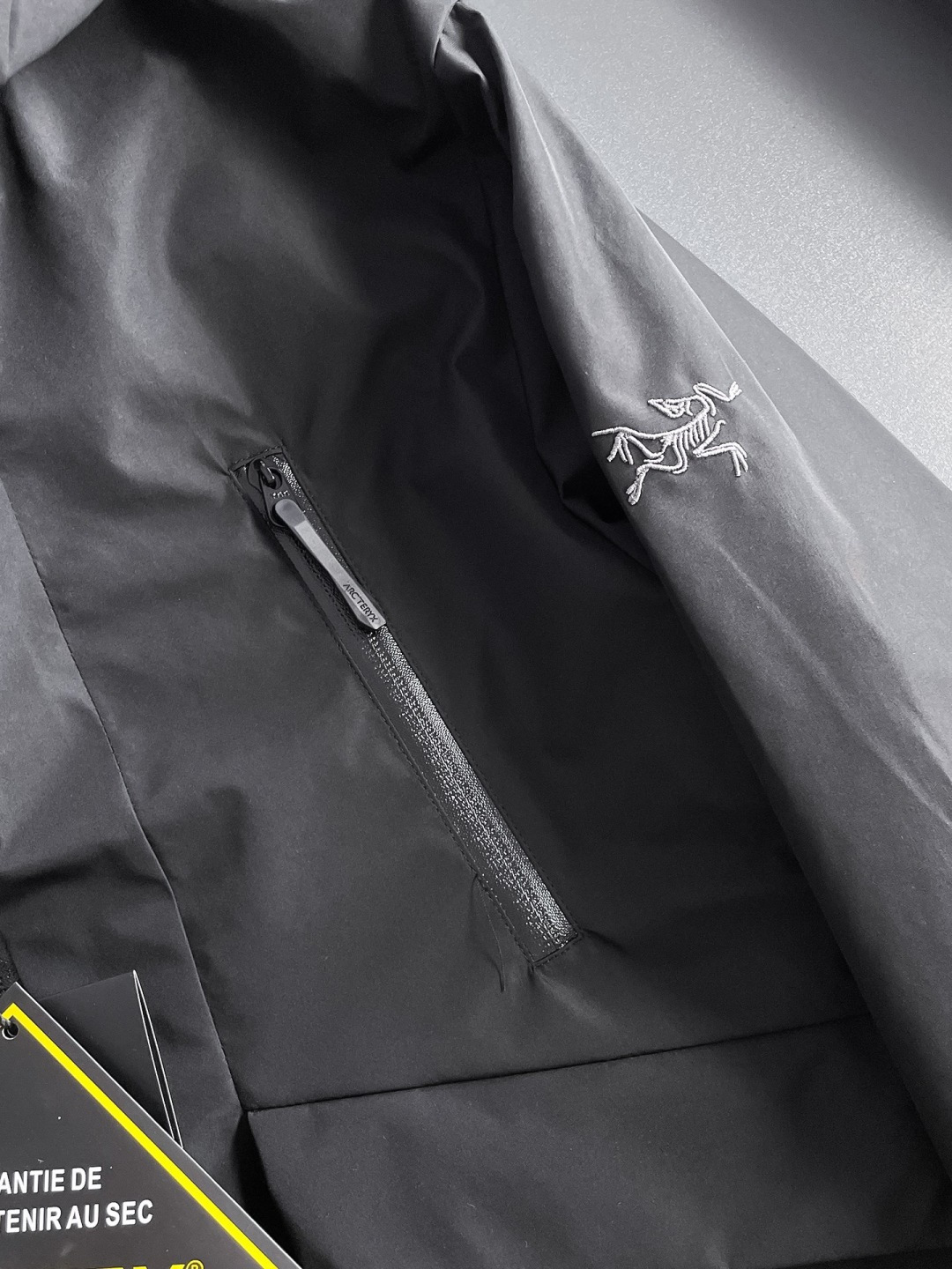 始祖鸟 官网同款，提前发售！2025ss开秋新款男士夹克外套，原单三标齐全高端版本！带隐藏帽，专柜定制面