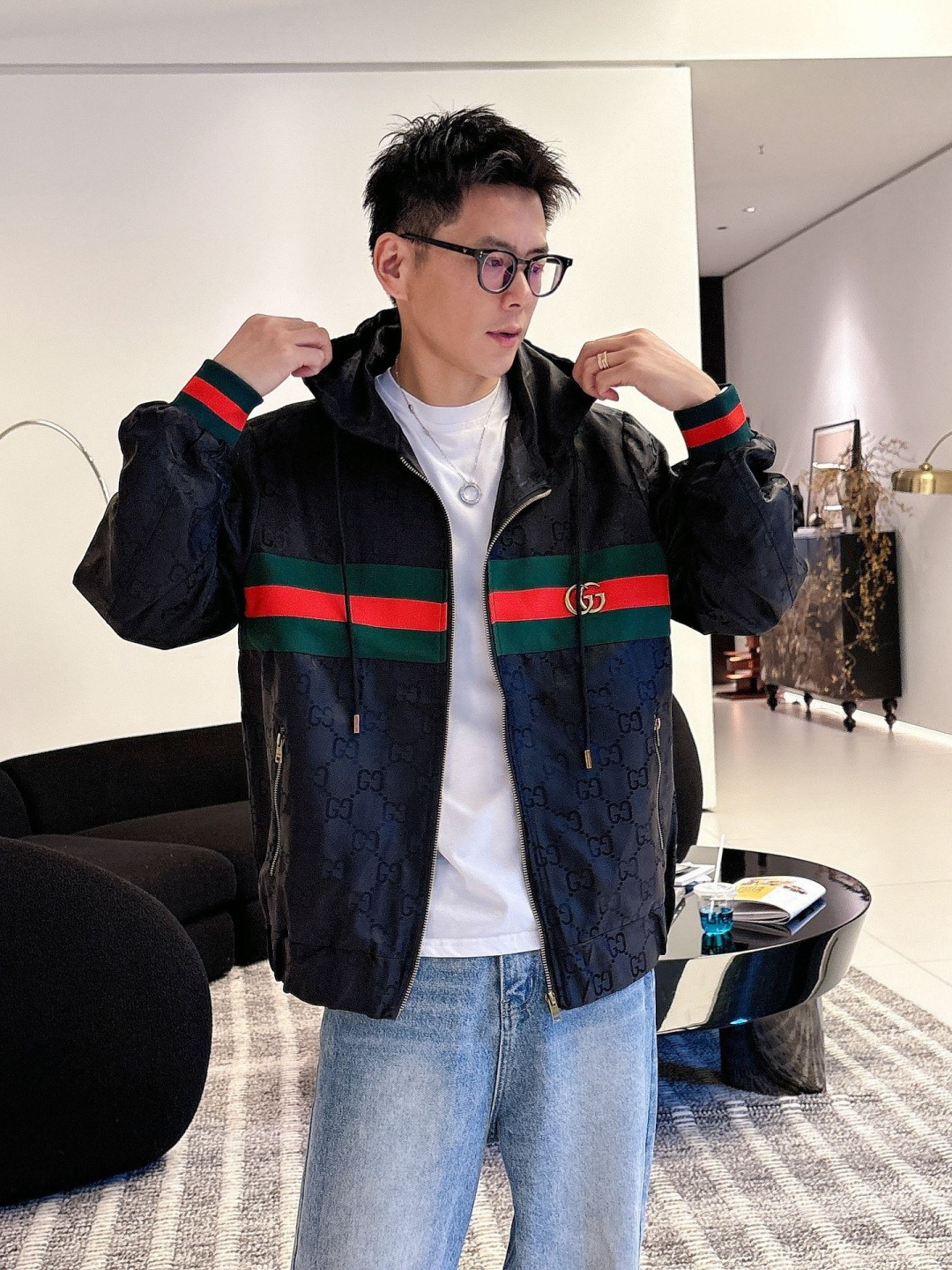 古奇 2025秋季新款夹克外套，秀场新品‼品相非常完美，舒适保暖，三标齐全色泽饱满诱人，非常出彩的设计，