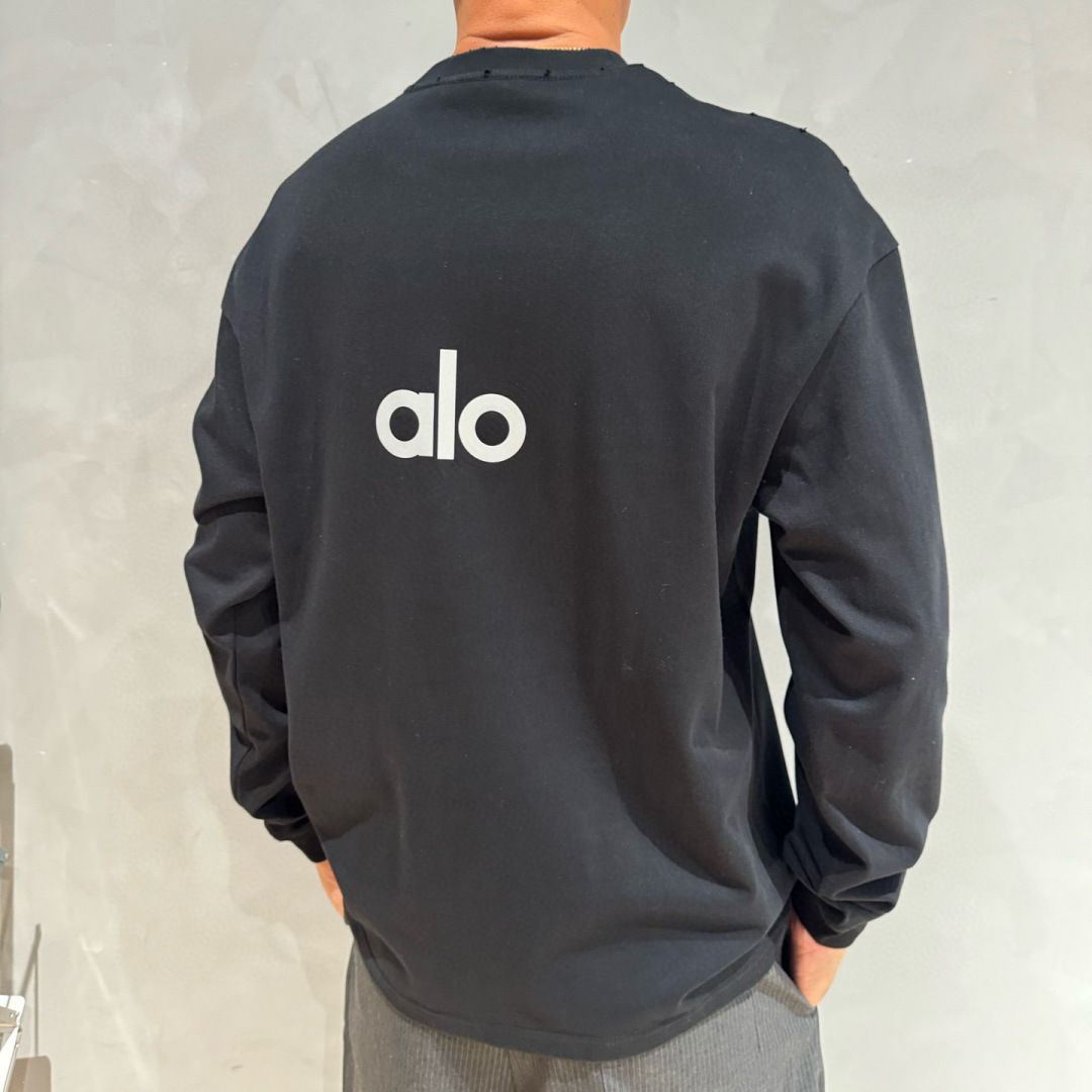 alo🌟新款秋季长袖🆕采用优质面料，手感细腻，搭配logo品牌标识，超级时尚洋气！码数:XS-XL 男女