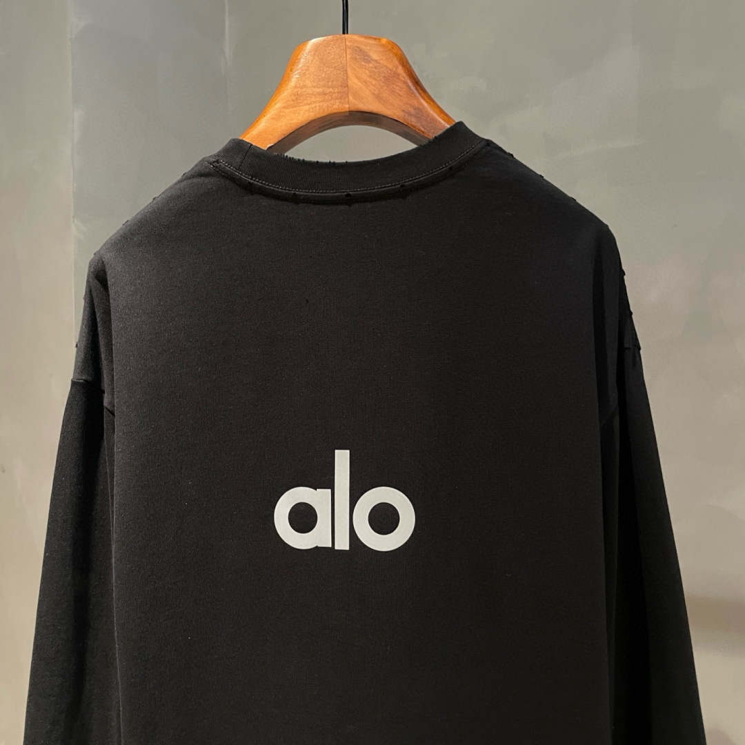 alo🌟新款秋季长袖🆕采用优质面料，手感细腻，搭配logo品牌标识，超级时尚洋气！码数:XS-XL 男女