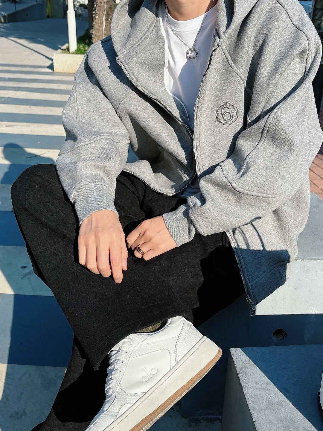 25新款加绒卫衣外套颜色：黑，灰尺码：M-3XL