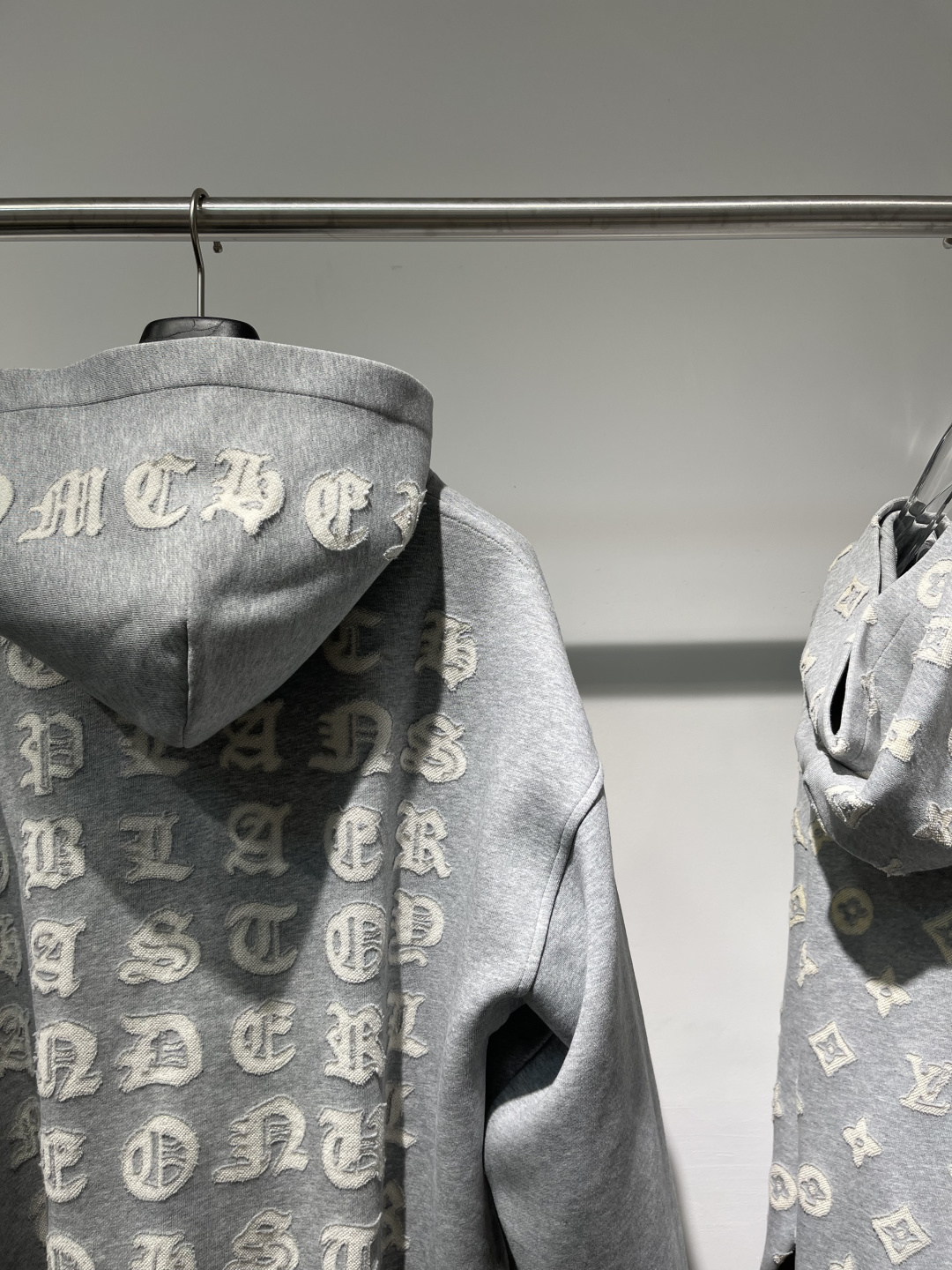 2025秋冬新款克罗心厚款烧花外套码数 ：S M L XL