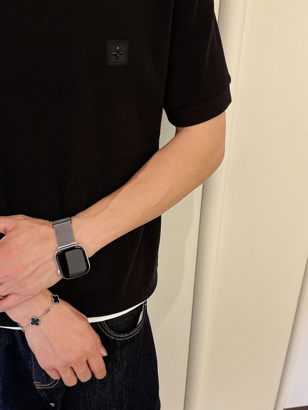 1.颜色：黑色 白色 铁灰2.常规短袖T M-5XL3.抗菌保暖棉。面料布面细腻，延展性强，光泽度好，手