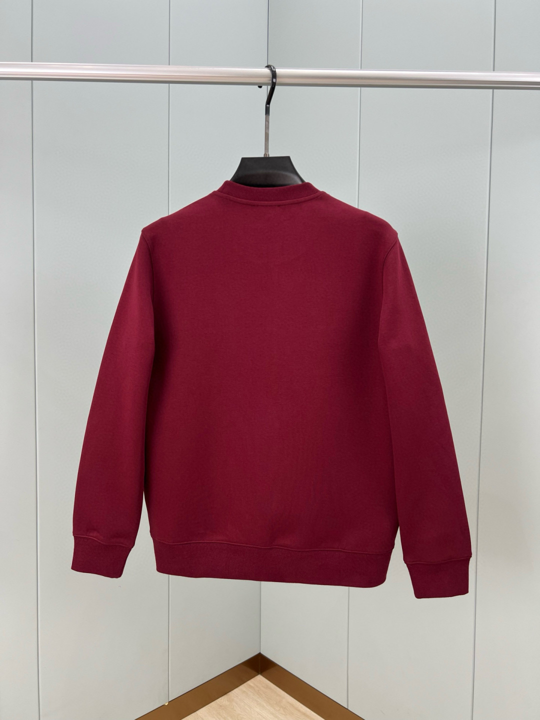 Gucci.古驰 25秋冬新品饰品牌字母GUCCI印花标识针织圆领卫衣，正面字母简约低调演绎品牌元素标识