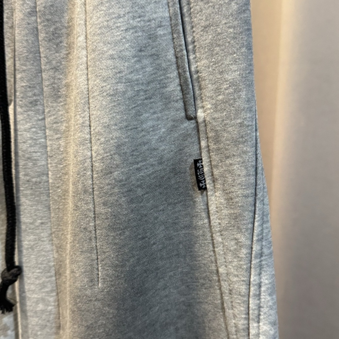 克罗心🌟秋冬新款休闲裤🆕采用优质面料，具有质感，松紧腰带设计，超级时尚洋气！码数：M-3XL 男女同款