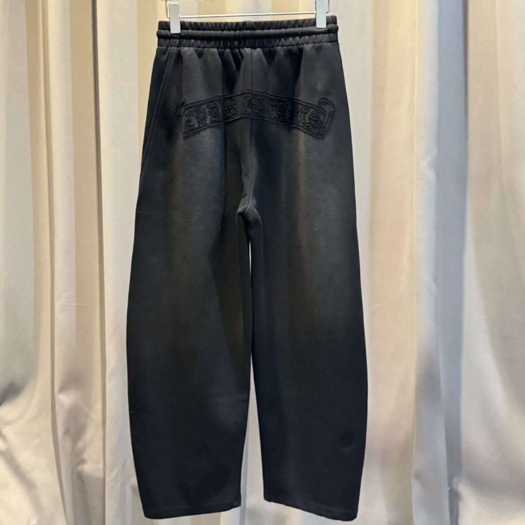 克罗心🌟秋冬新款休闲裤🆕采用优质面料，具有质感，松紧腰带设计，超级时尚洋气！码数：M-3XL 男女同款