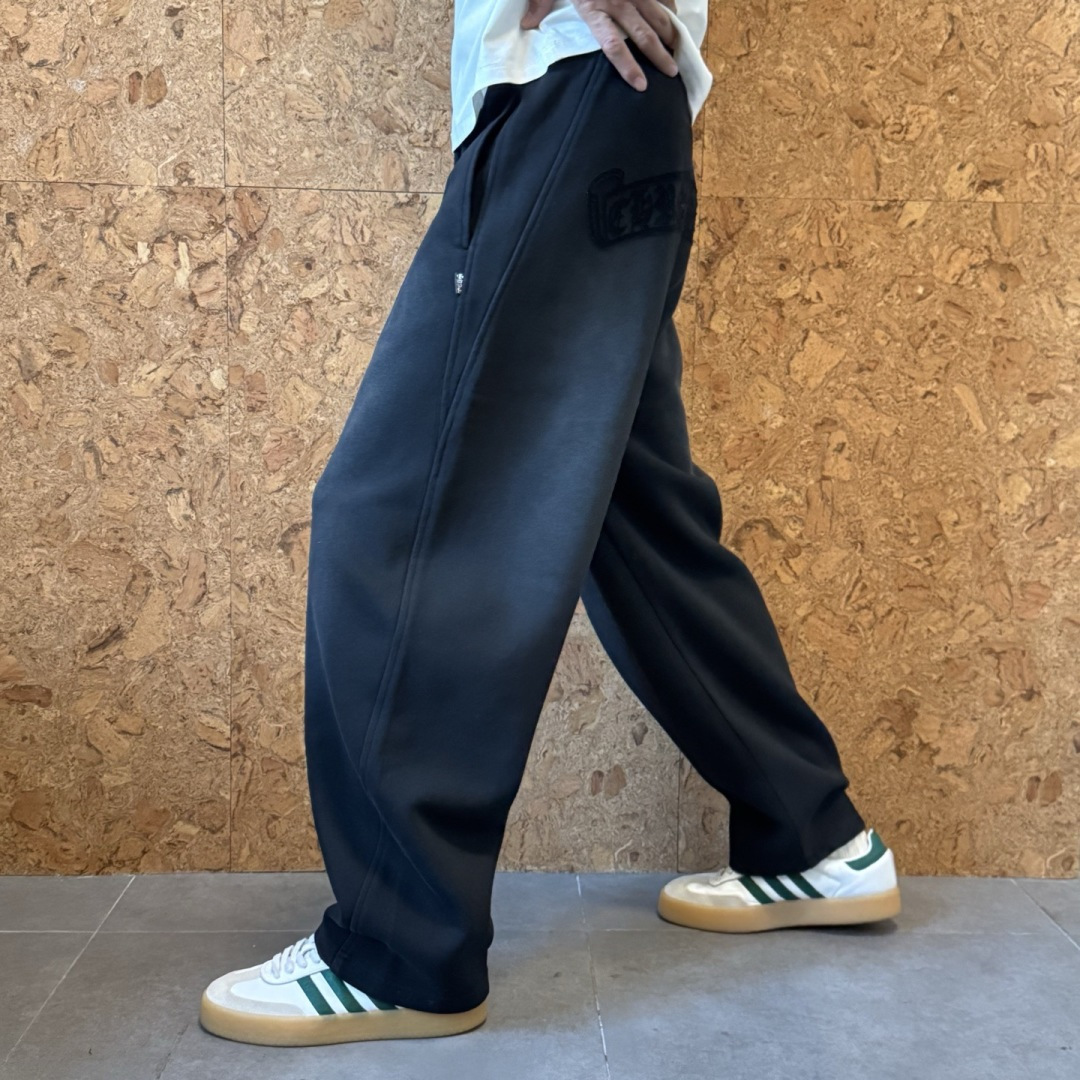 克罗心🌟秋冬新款休闲裤🆕采用优质面料，具有质感，松紧腰带设计，超级时尚洋气！码数：M-3XL 男女同款