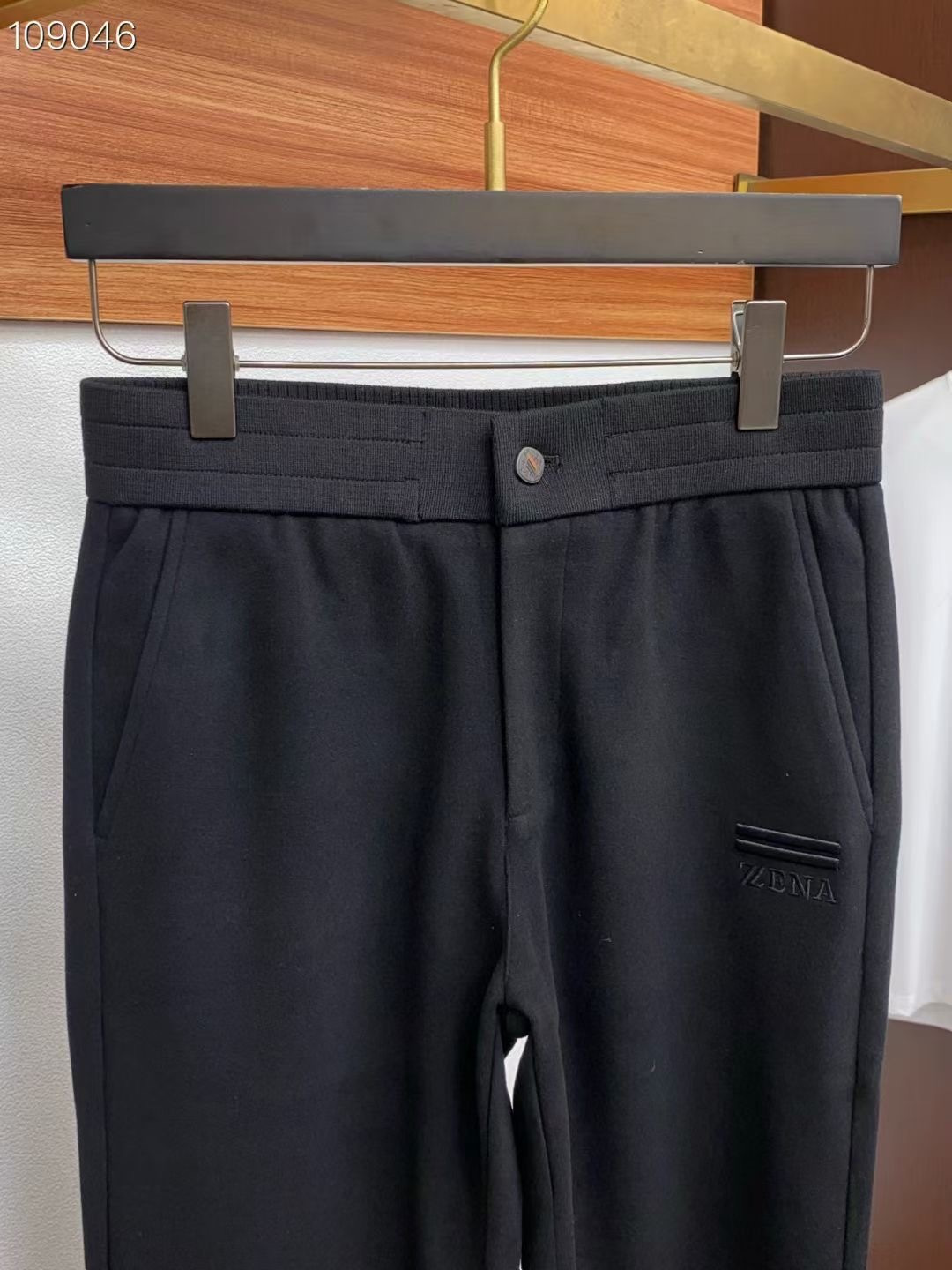 杰尼亚 2025秋冬上新高订轻奢休闲裤 现货供应 天丝+桑蚕丝+羊毛面料 抗皱免烫 舒适0压感 贴肤穿着