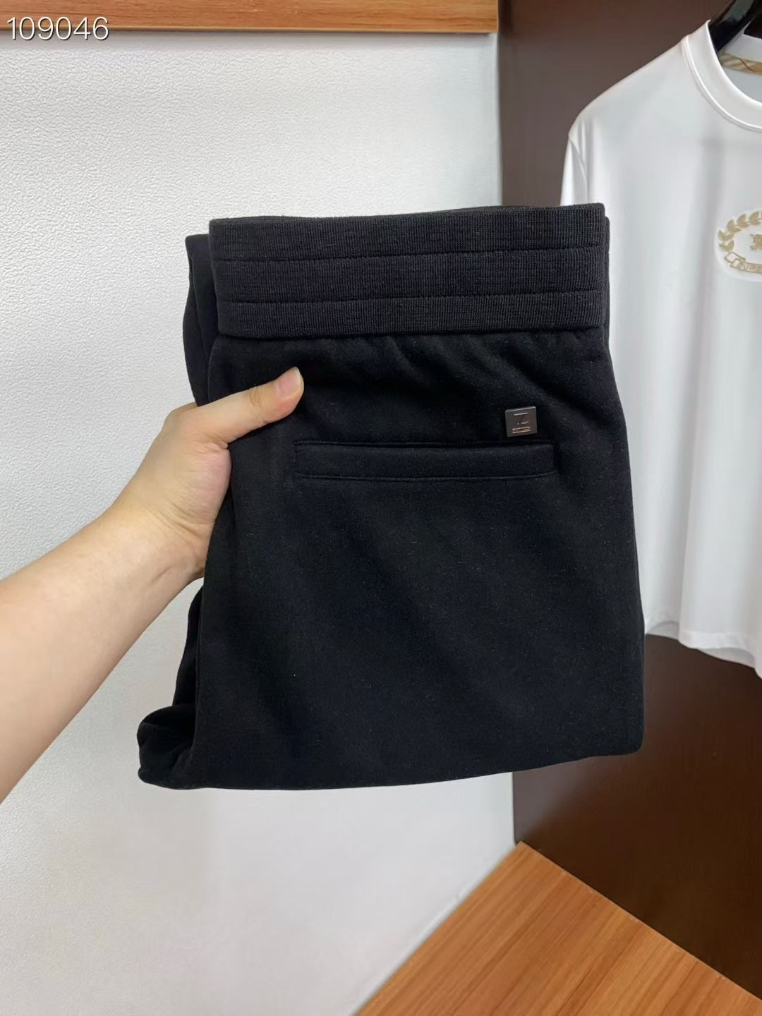 杰尼亚 2025秋冬上新高订轻奢休闲裤 现货供应 天丝+桑蚕丝+羊毛面料 抗皱免烫 舒适0压感 贴肤穿着