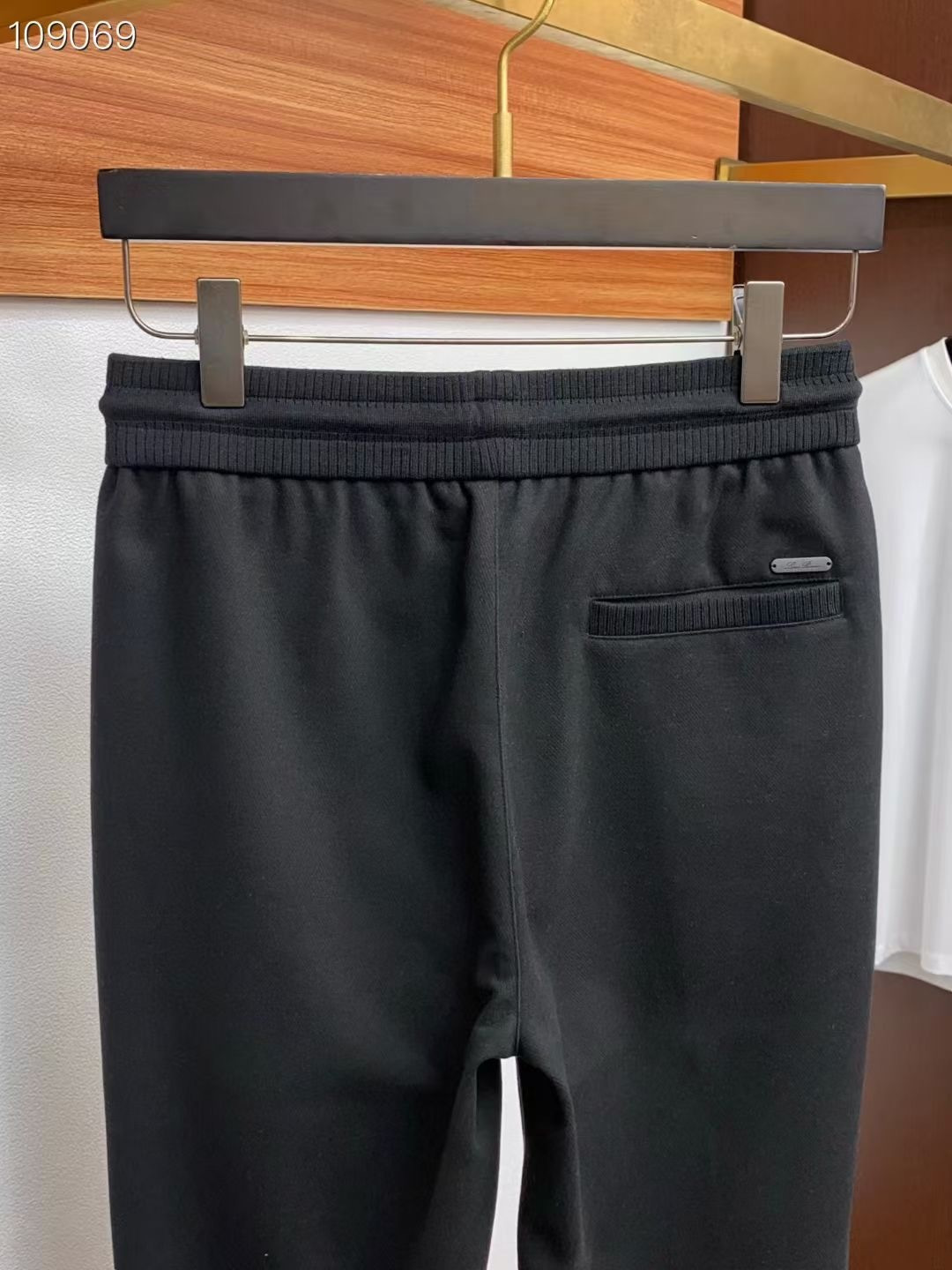 lP🆕 秋冬上新高订轻奢休闲裤 现货供应 特殊成分再生纤维人字纹面料 抗皱免烫 舒适0压感 贴肤穿着全无