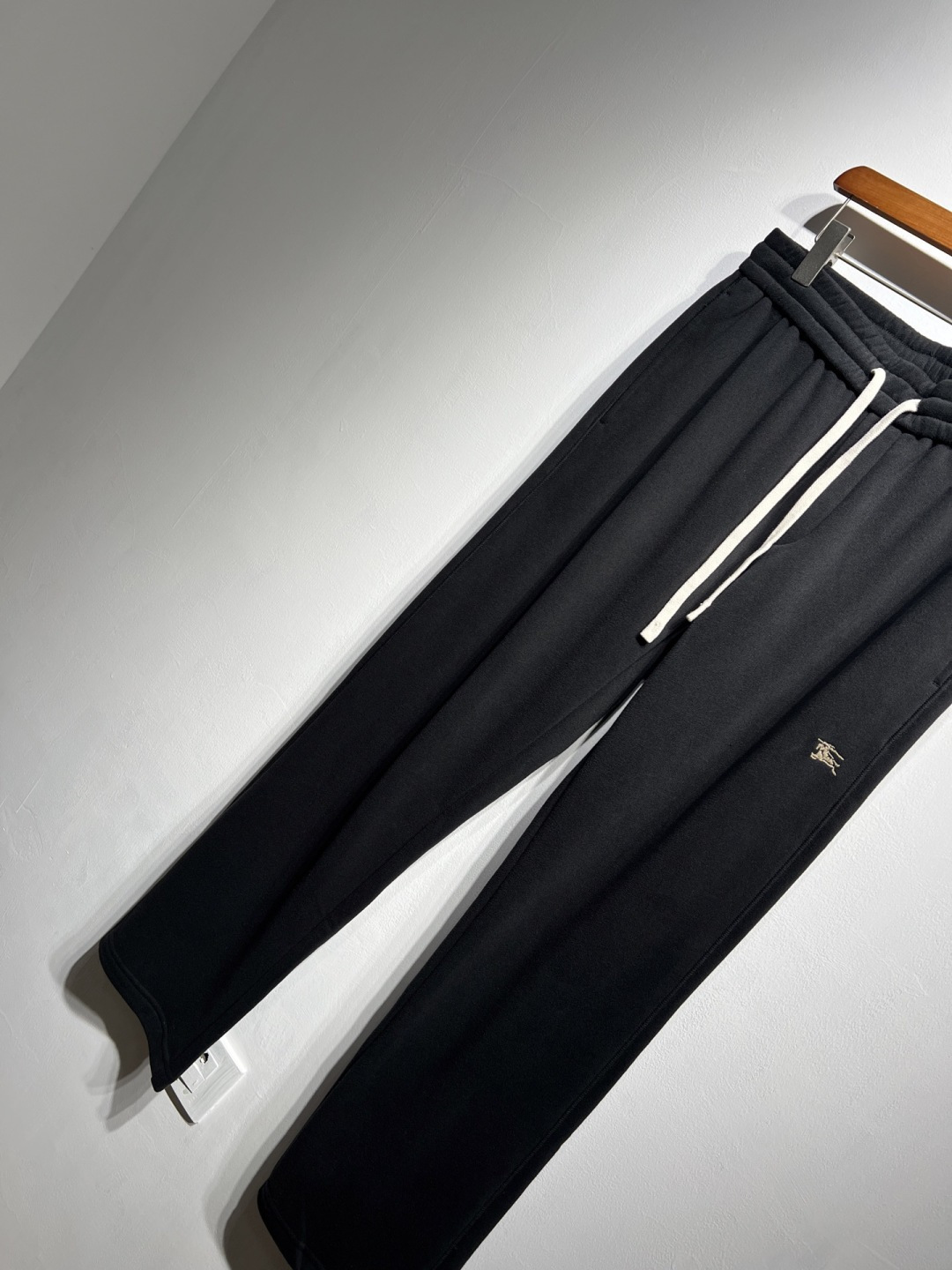 【新款加厚休闲裤】2025秋冬新款定制系列！一条好穿的裤子，必须有个舒适的版型，看一下上身的这条B家系列