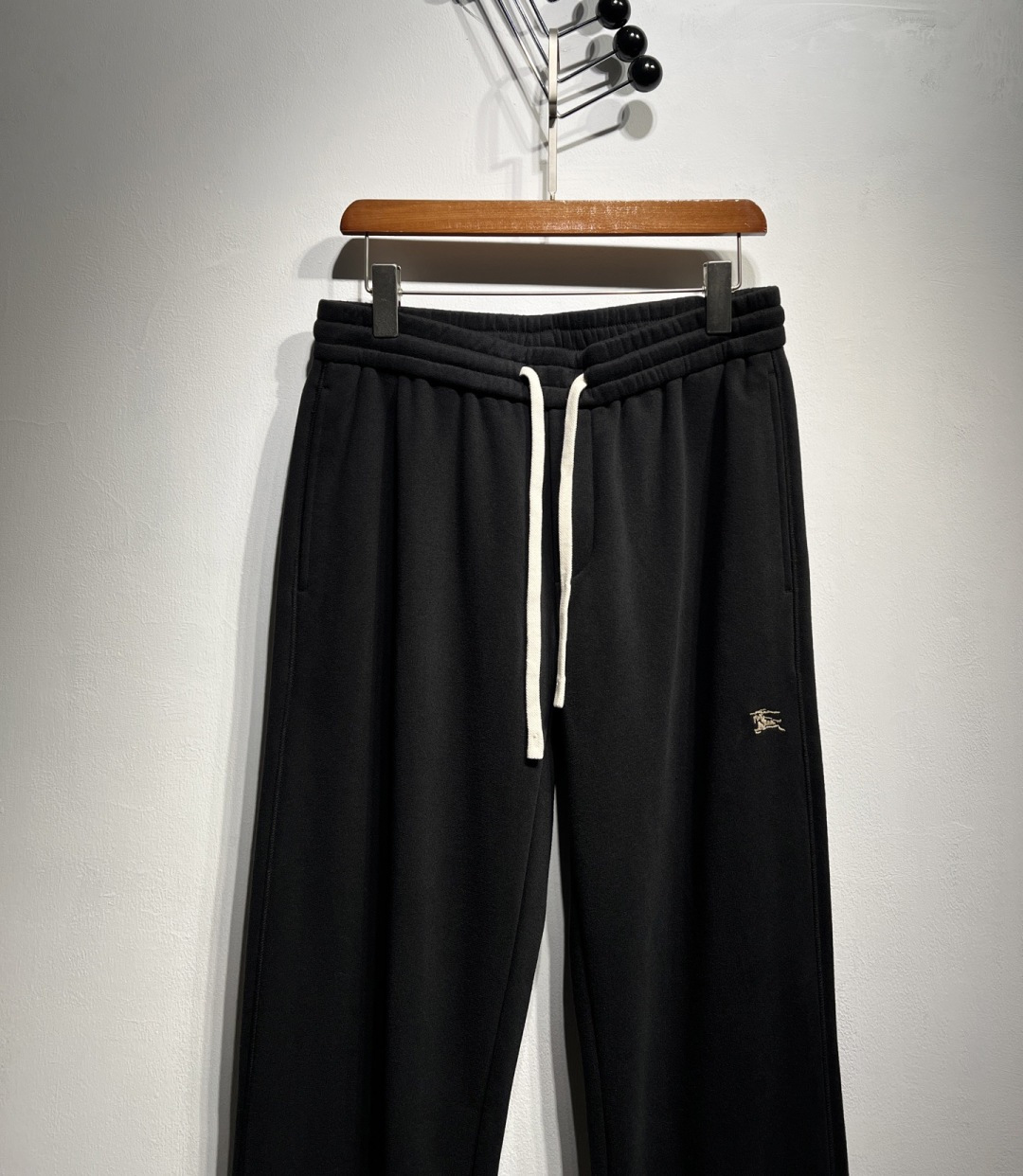 【新款加厚休闲裤】2025秋冬新款定制系列！一条好穿的裤子，必须有个舒适的版型，看一下上身的这条B家系列