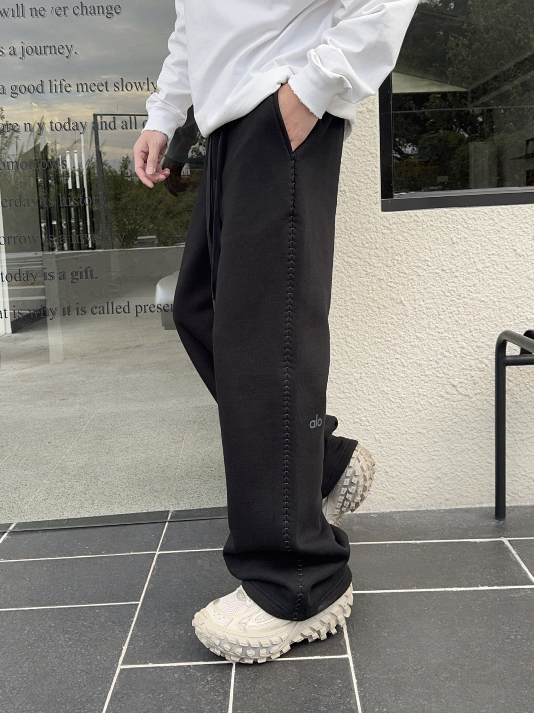 新款秋冬加绒裤子[庆祝][庆祝]码数：M-3xL颜色：黑款号：5206H