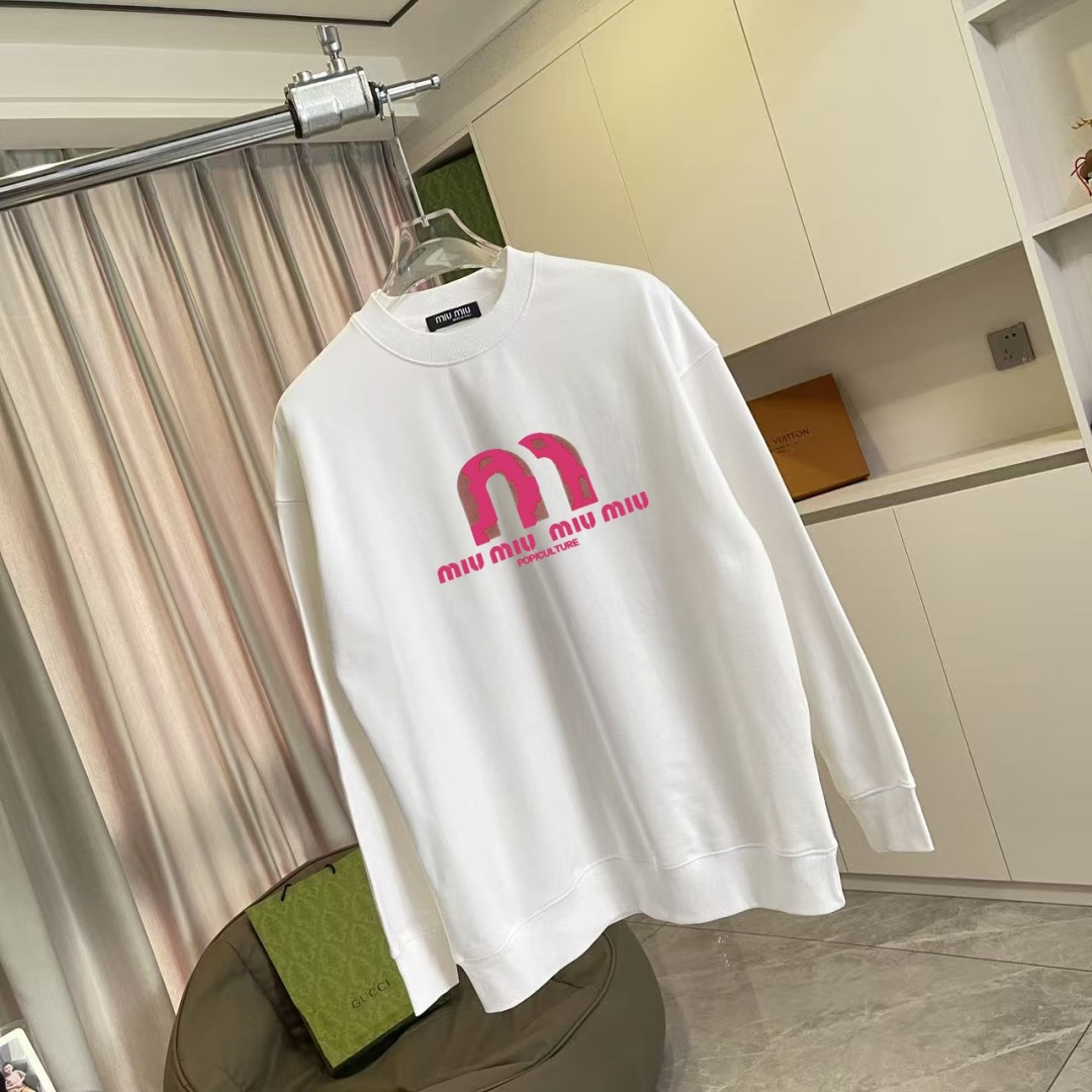 Miu Miu 2025冬季新款 个性字母logo印花 定制面料400g 圆领卫衣 男女同款尺码：S M