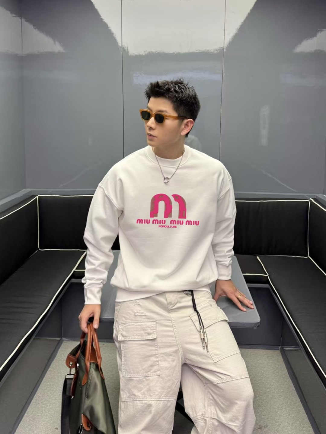 Miu Miu 2025冬季新款 个性字母logo印花 定制面料400g 圆领卫衣 男女同款尺码：S M