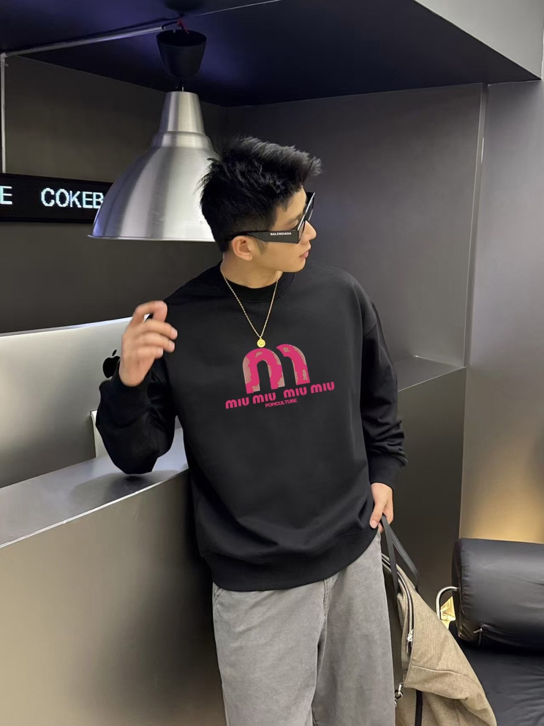 Miu Miu 2025冬季新款 个性字母logo印花 定制面料400g 圆领卫衣 男女同款尺码：S M