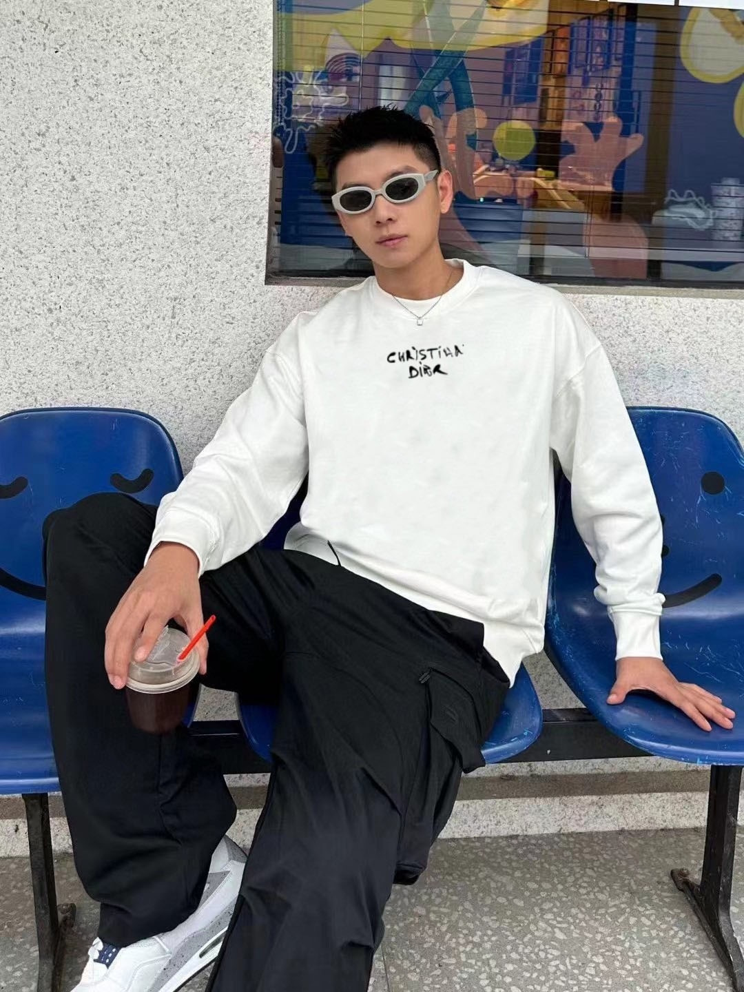 Dio* 迪奥*2025秋冬新款圆领卫衣400克毛圈纯棉字母logo立体发泡颜色：黑色 白色 灰色 深蓝