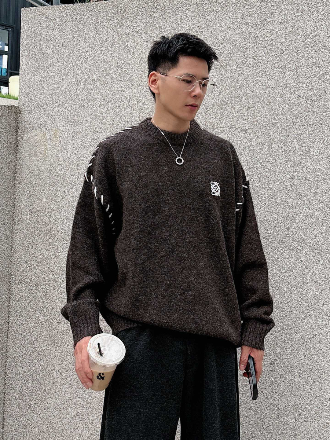 罗家新款毛衫毛衣，上身宽松纱线采用细针织法，上身舒适，不挑身材 男女同款，秋冬毛衣，是今年最好看的情侣装