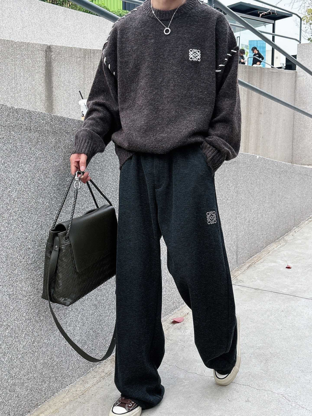 罗家新款毛衫毛衣，上身宽松纱线采用细针织法，上身舒适，不挑身材 男女同款，秋冬毛衣，是今年最好看的情侣装