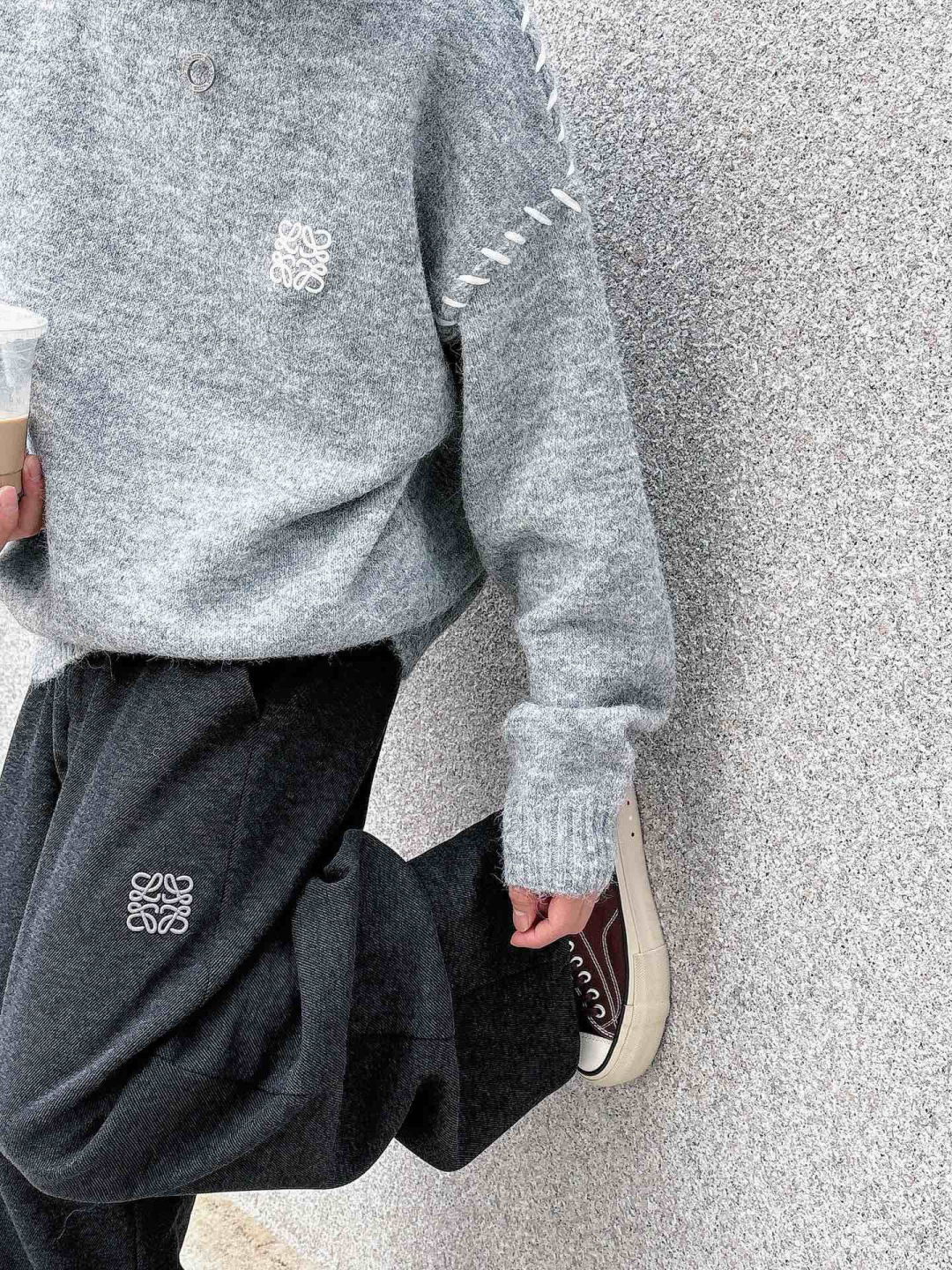 罗家新款毛衫毛衣，上身宽松纱线采用细针织法，上身舒适，不挑身材 男女同款，秋冬毛衣，是今年最好看的情侣装