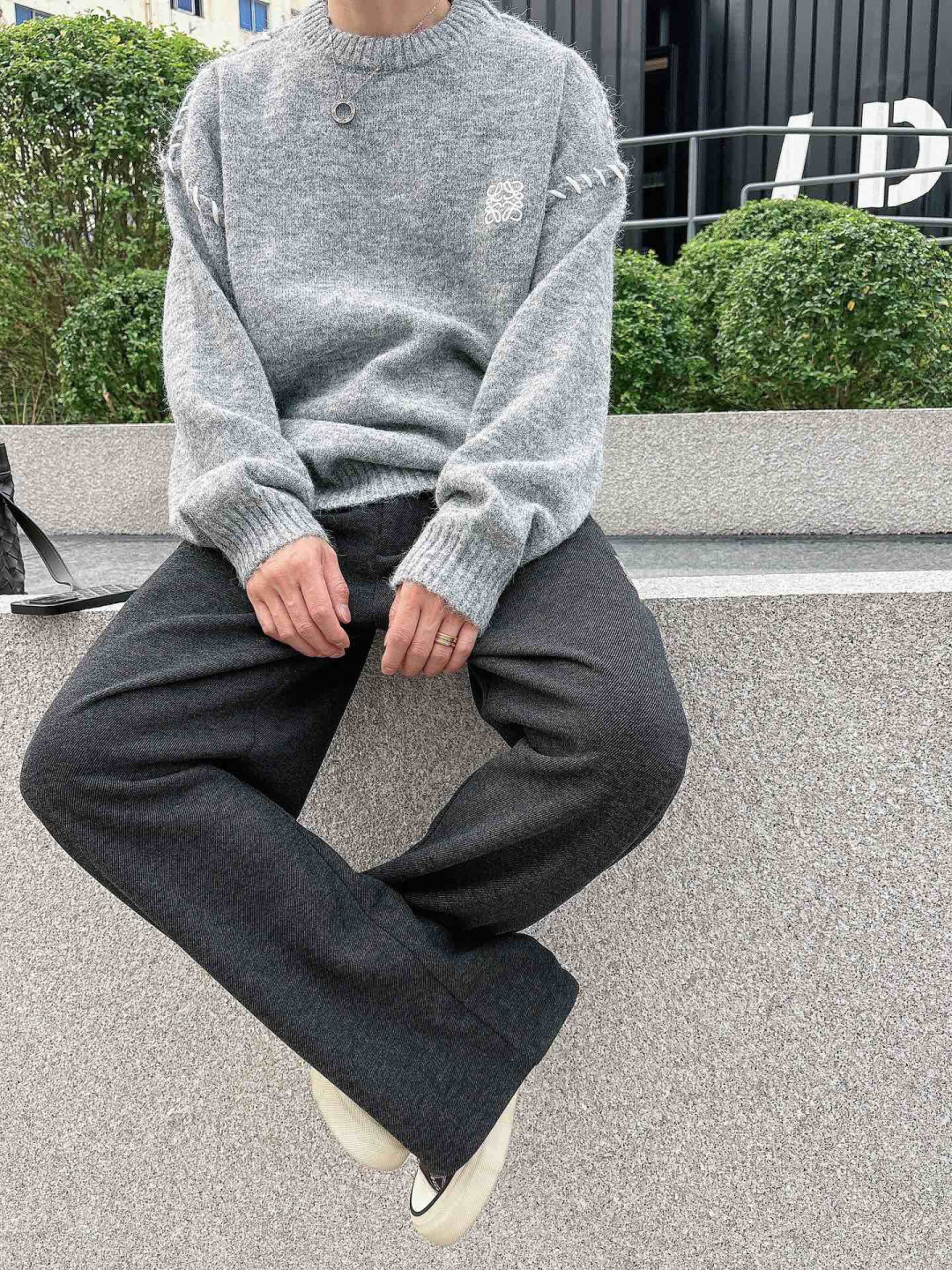 罗家新款毛衫毛衣，上身宽松纱线采用细针织法，上身舒适，不挑身材 男女同款，秋冬毛衣，是今年最好看的情侣装